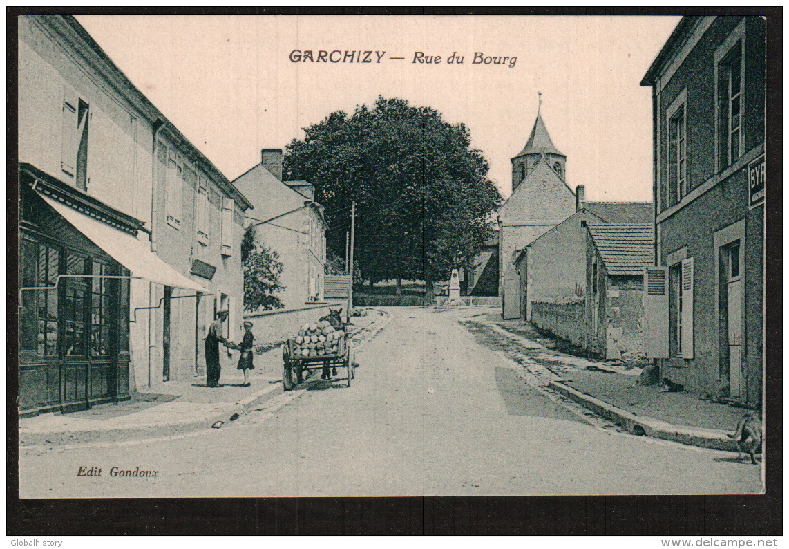 DD1696  FRANCE  GARCHIZY RUE DU BOURG   POSTCARD - Sonstige & Ohne Zuordnung