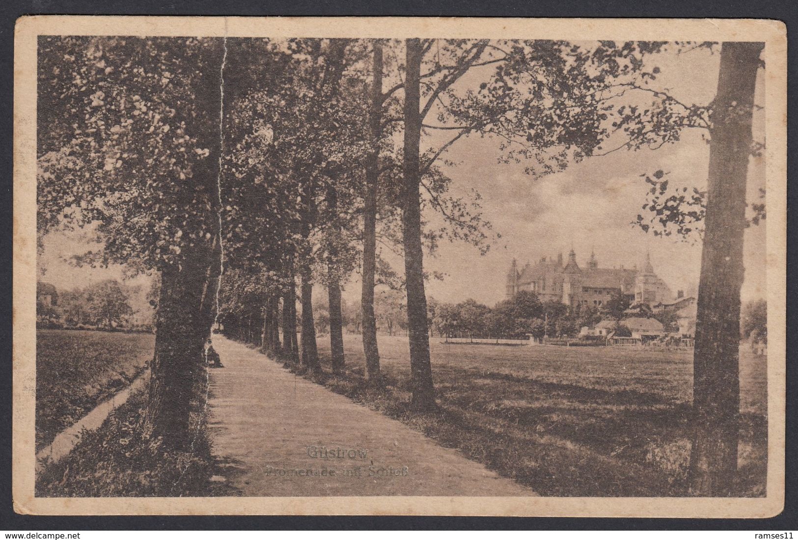 AK GÜSTROW - Promenade Mit Schloss - Ca. 1915 - Guestrow