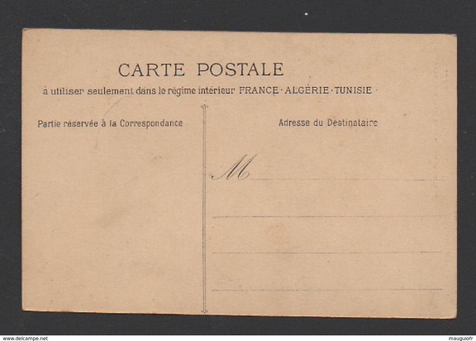 DD / 34  HERAULT / SAINT-GERVAIS-SUR-MARE / UNE RUE ET SES HABITANTS, LE CLOCHER / ANIMÉE - Autres & Non Classés