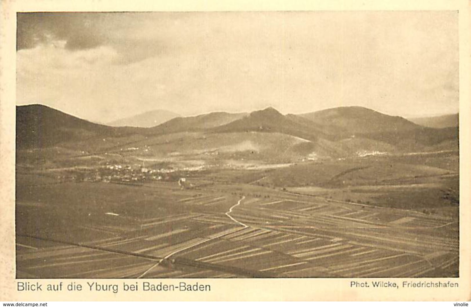 A-17.7279 :  IM ZEPPELIN-LUFTCHIFF.  BLICK AUF DIE YBURG BEI BADEN-BADEN - Dirigeables