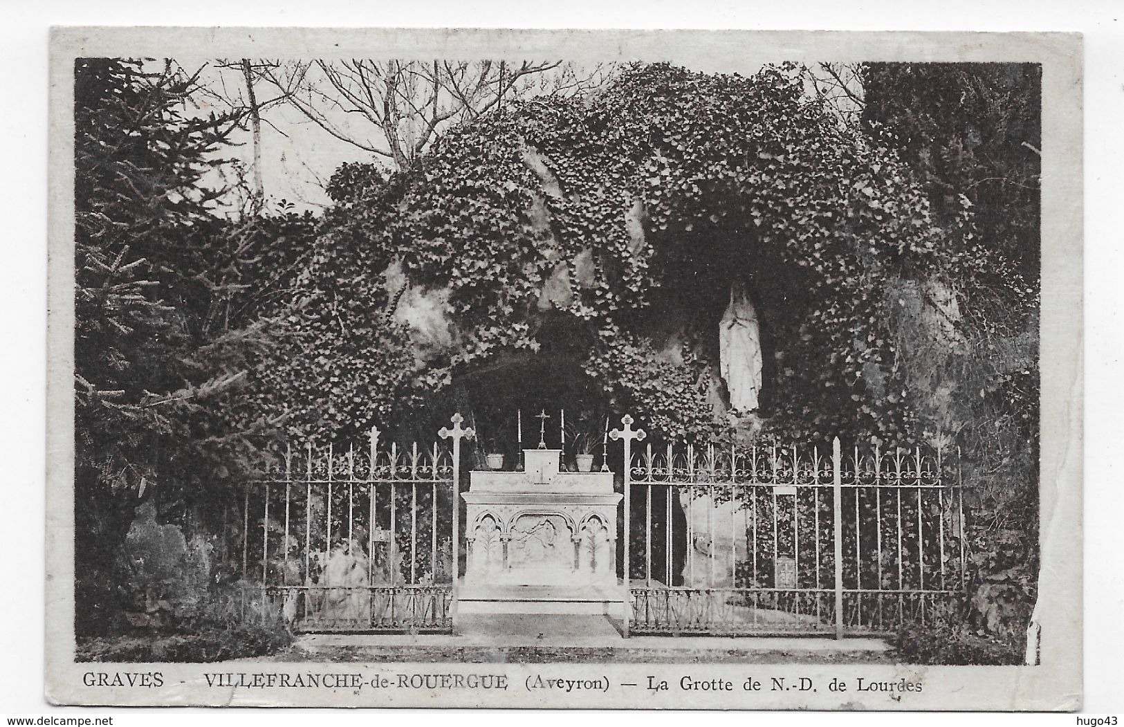 VILLEFRANCHE DE ROUERGUE - GRAVES - LA GROTTE DE N.D. DE LOURDES - PLI A DROITE - CPA NON VOYAGEE - Villefranche De Rouergue