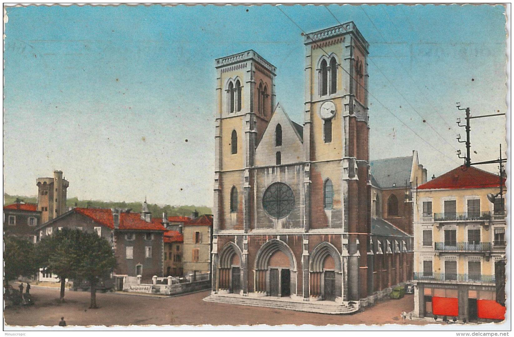 CPSM 38 - Bourgoin - L'Eglise - Bourgoin