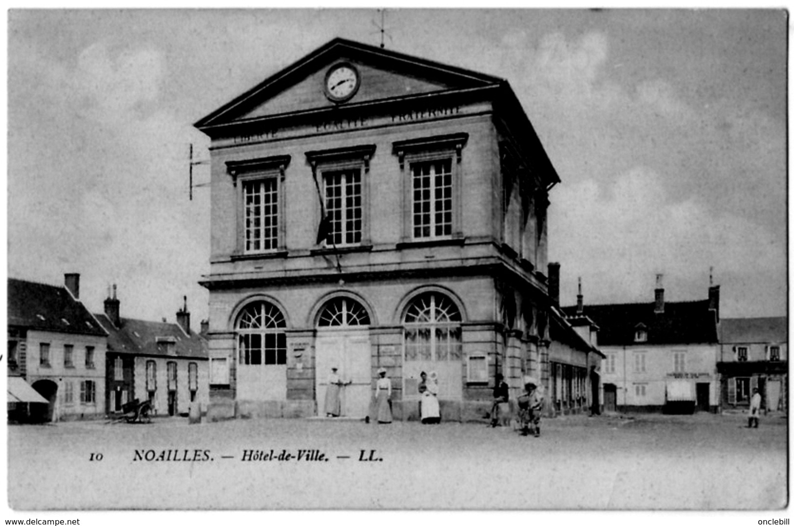 Noailles Oise Mairie Animation 1910 état Superbe - Noailles