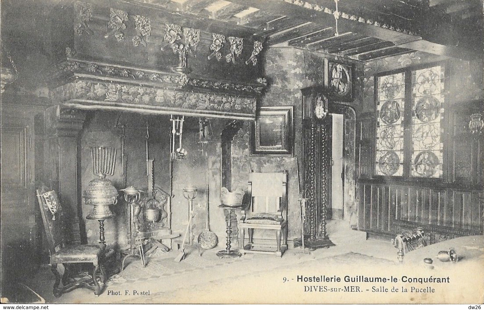 Hostellerie Guillaume Le Conquérant, Dives-sur-Mer - Lot De 4 Cartes Non Circulées (Cour, Cuisine, Salle De La Pucelle) - Alberghi & Ristoranti