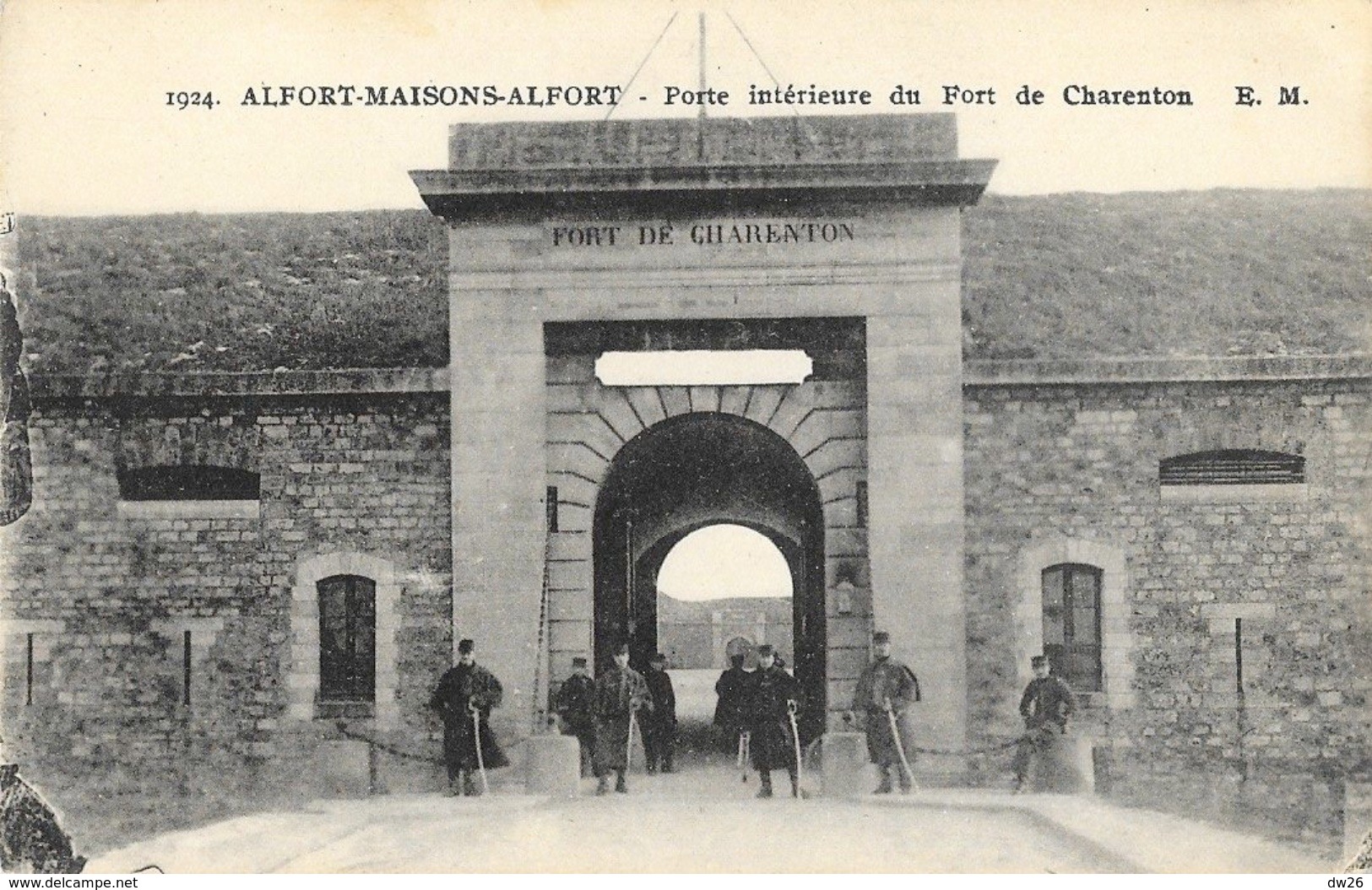 Maisons-Alfort - Porte Intérieure Du Fort De Charenton - Edition E. Malcuit - Carte E.M. N° 1924 Non Circulée - Casernes