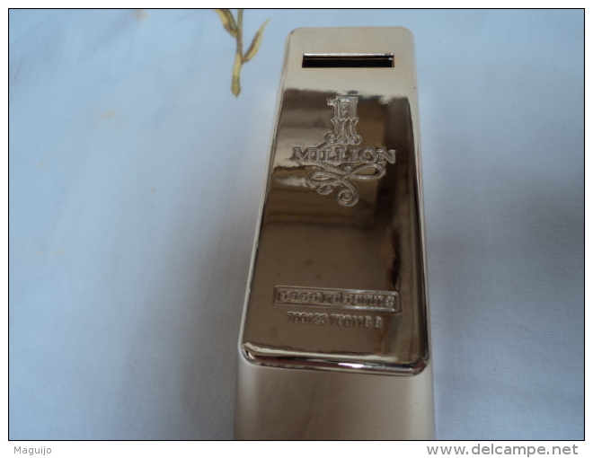 PACO RABANNE " ONE MILLION"  TIRELIRE  SIGLEE FORME FLACON  LIRE ET VOIR !! - Miniatures Femmes (sans Boite)