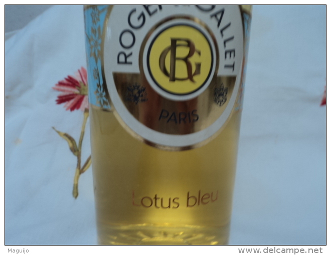 ROGER  &amp; GALLET " LOTUS BLEU" FLACON ( PAS VAPO)  BOUCHON VERRE   VENDU VIDE  LIRE ET VOIR !! - Flacons (vides)