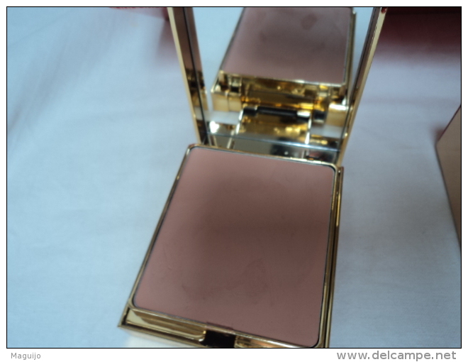 ELIZABETH  ARDEN "FOND DE TEINT  CREME PRESSEE " ETAT NEUF ' GENTLE  BEIGE' 02    LIRE ET VOIR !! - Produits De Beauté