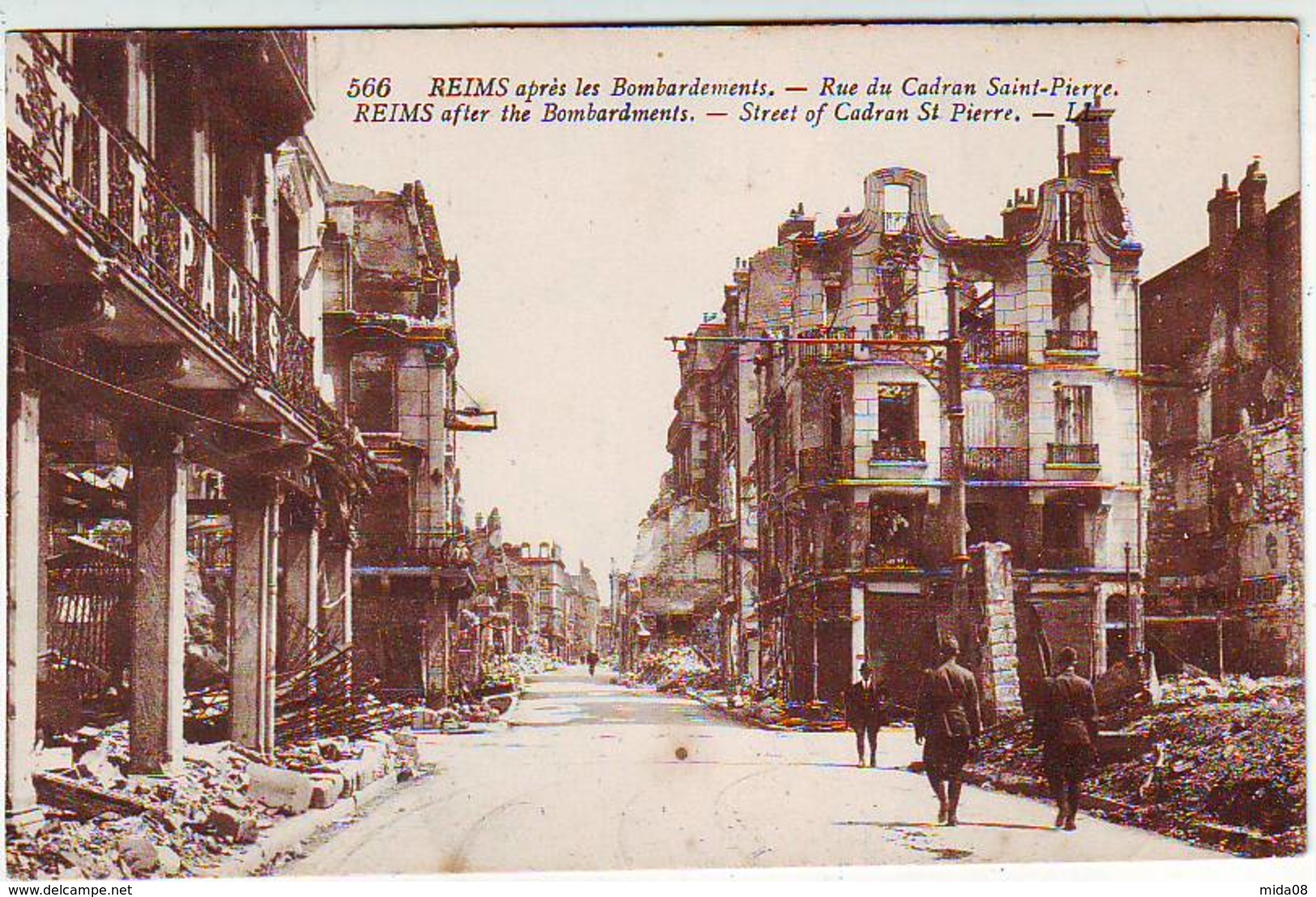 51. REIMS . GUERRE 1914.1918 . APRES LES BOMBARDEMENTS . RUE DU CADRAN SAINT PIERRE - Reims