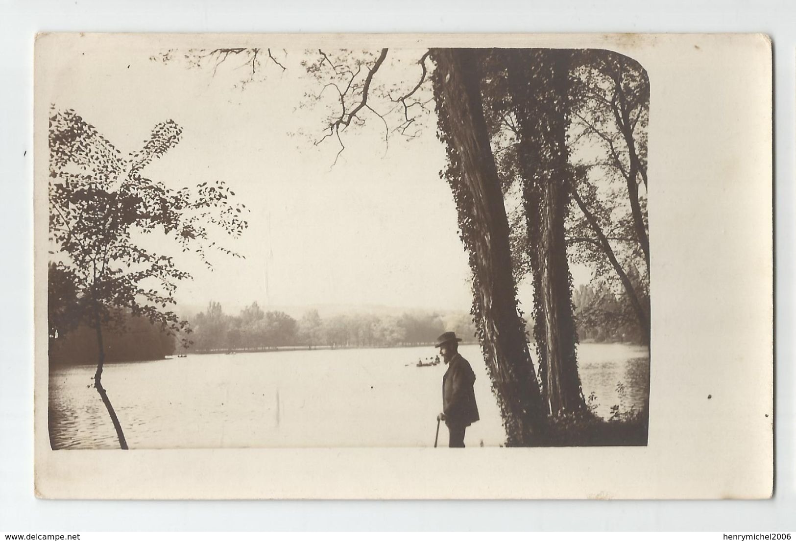 Loire 42 - Cachet Charlieu Carte Photo Homme Au Bord De L'eau 1913 - Charlieu