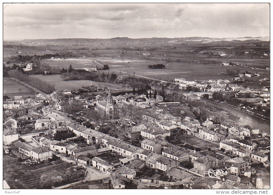 Saint Paul Cap De Joux - Vue Aérienne ( C'est Jour De Marché) Pas Circulé - Saint Paul Cap De Joux