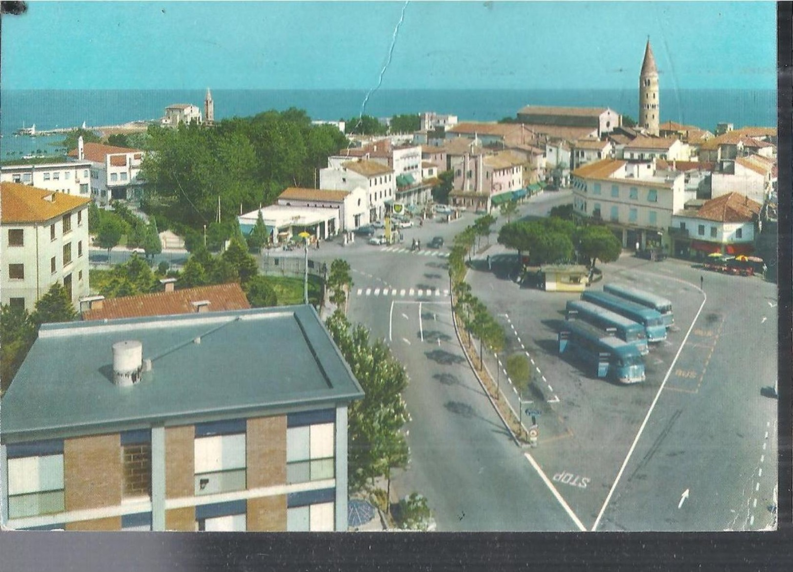 Caorle,piazza Con Autobus-viaggiata.1966-fg-1045 - Venezia (Venice)