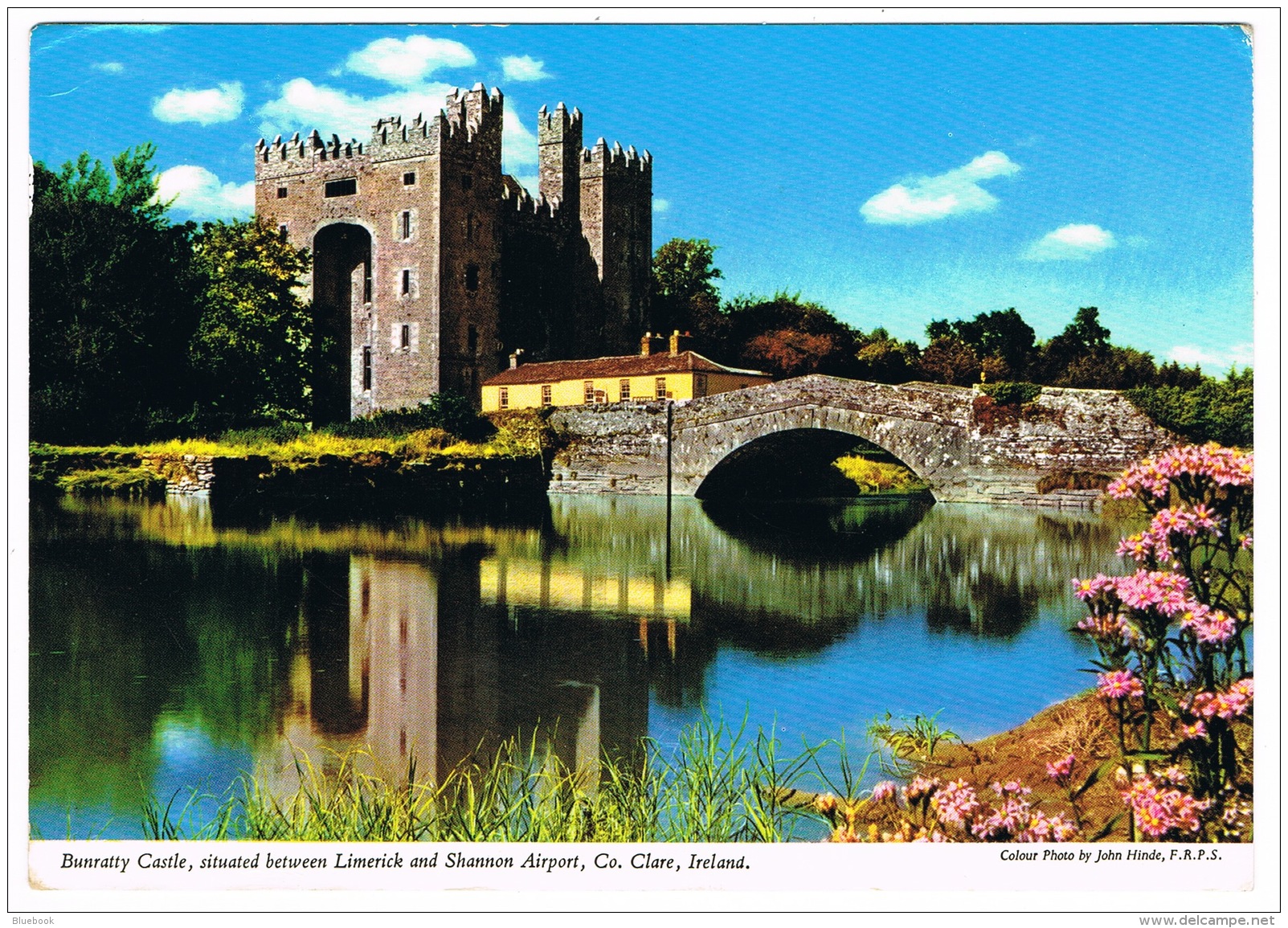 RB 1160 -  1974 Postcard - Bunratty Castle - County Clare Ireland Eire - 3 1/2p Rugby Football Stamp - Clare