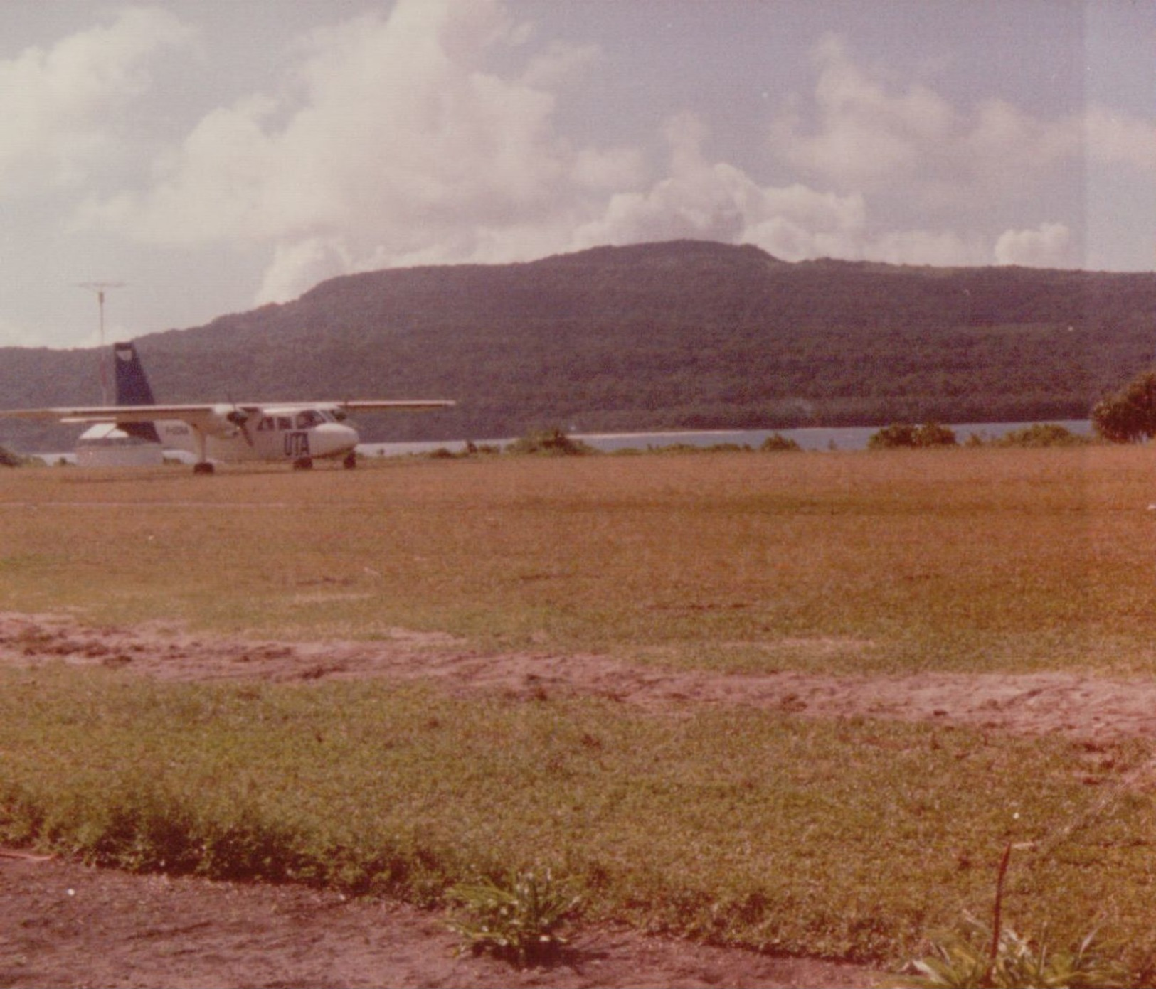 960A       FUTUNA  1983  84   VELE  ET  ALOFI     NON      ECRITE - Wallis Et Futuna