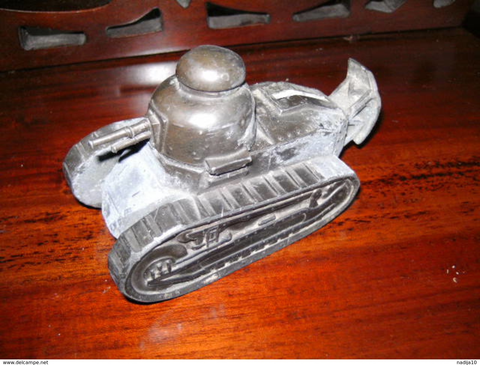 Char, Tank , Panzer. Metall, Geldkasse. 15 Cm Lang - Armas De Colección