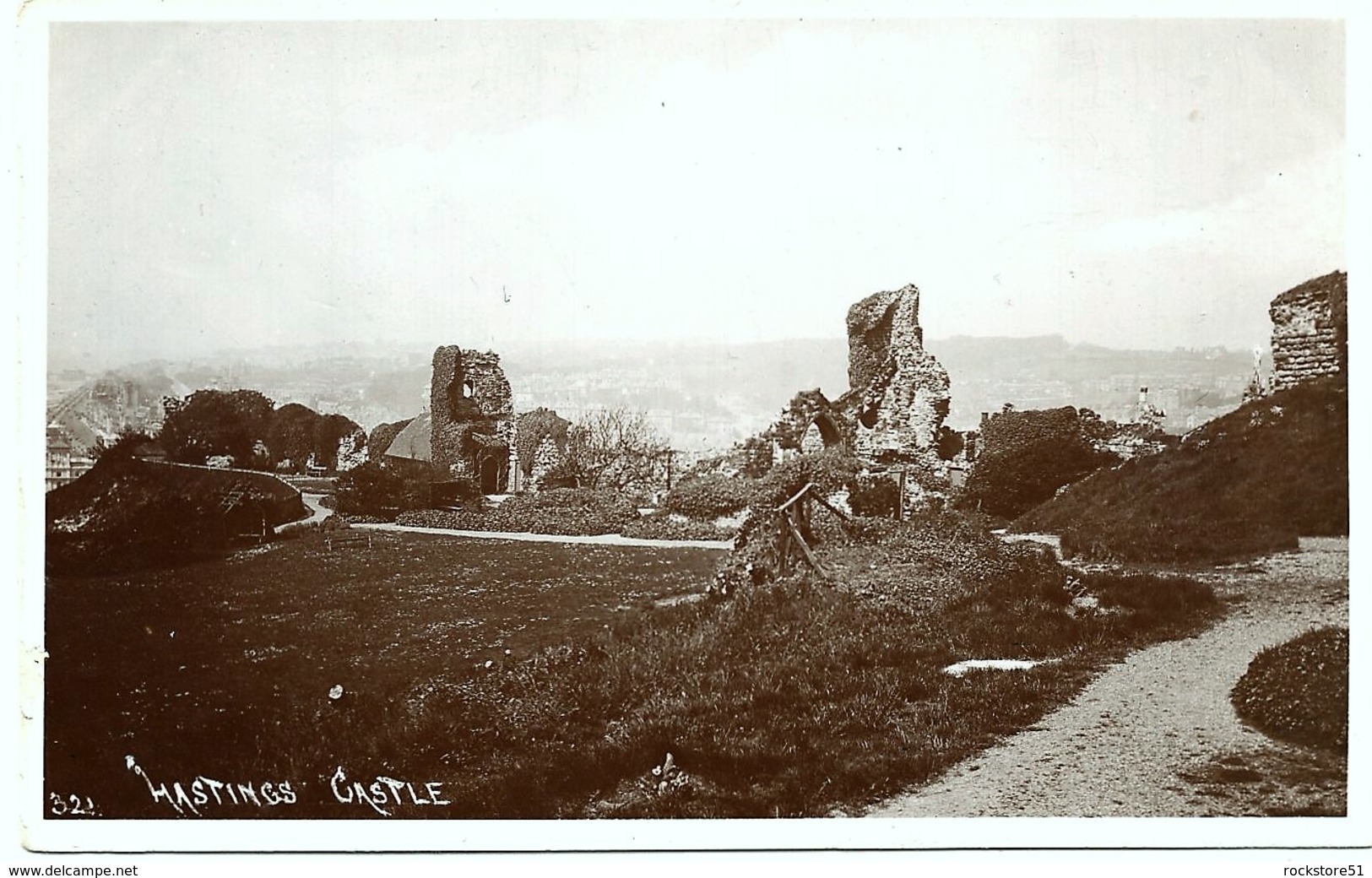 Hastings Castle 3 Postcards - Andere & Zonder Classificatie