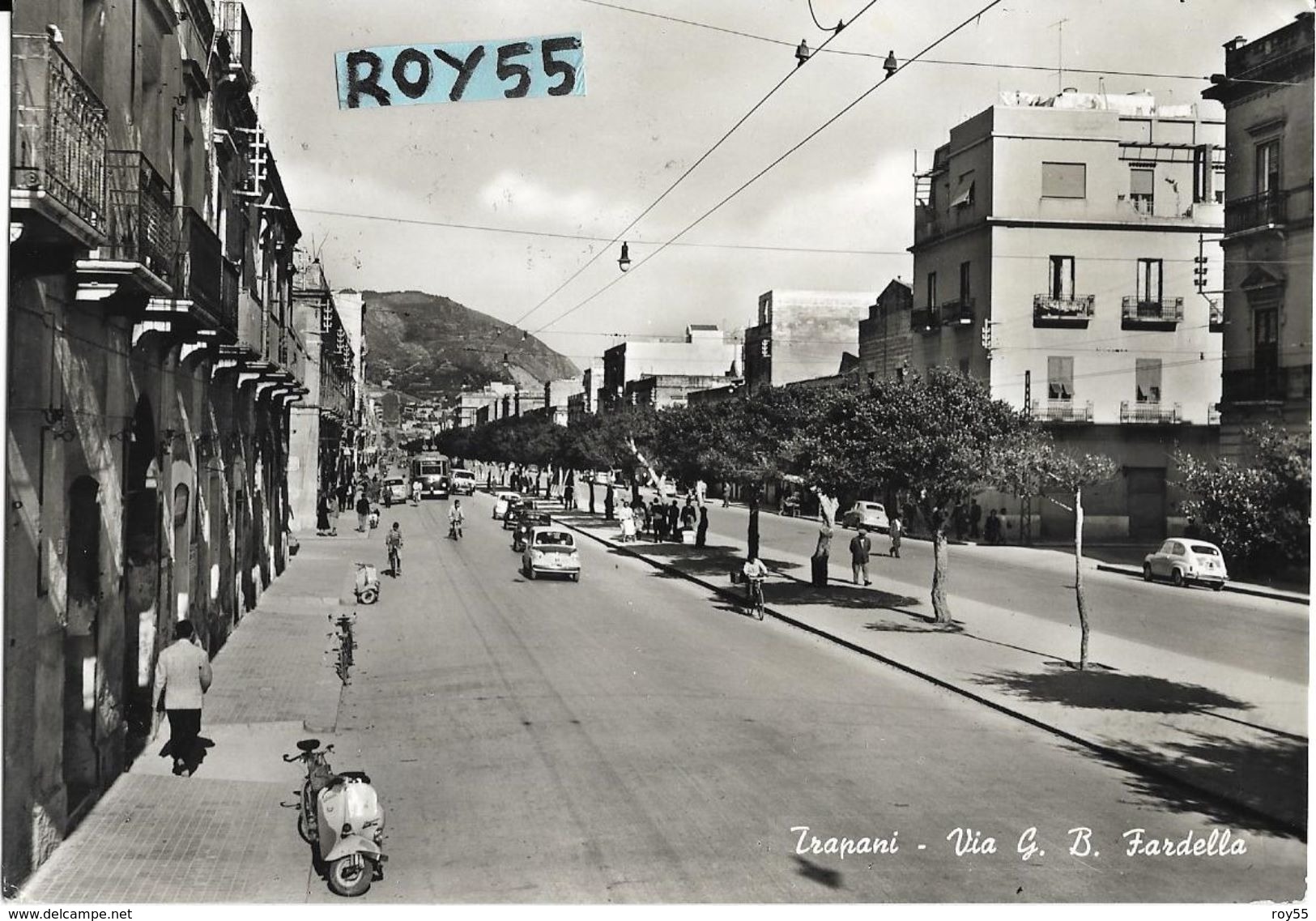 Sicilia-trapani Citta' Via G.b.fardella Veduta Viale Vespa Auto D'epoca Persone Animata Anni50 - Trapani