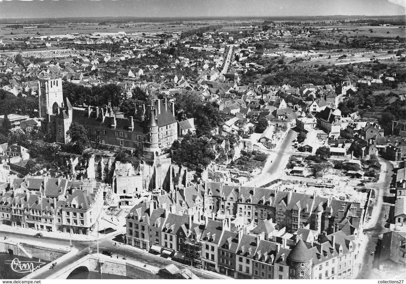 45-GIEN- VUE GENERALE AERIENNE - Gien