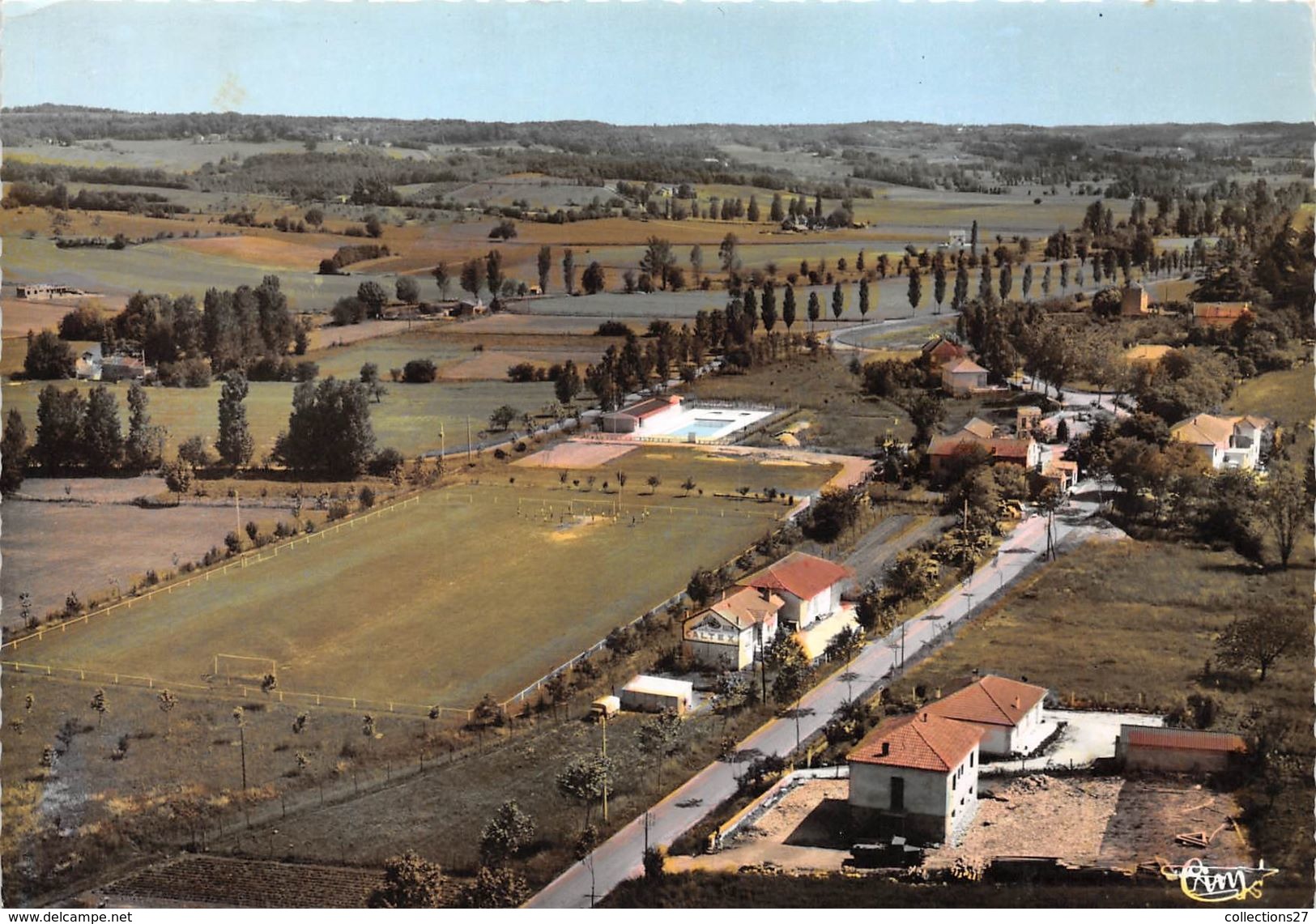 46-MONTCUQ- LE STADE ET LA PISCINE , VUE AERIENNE - Montcuq