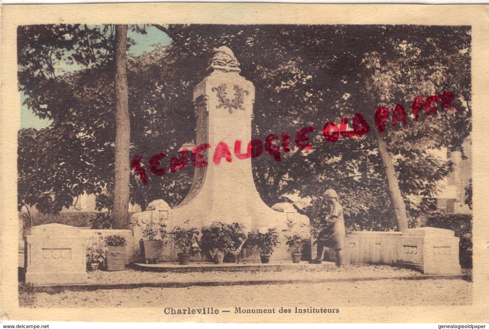 08 - CHARLEVILLE MEZIERES- MONUMENT DES INSTITUTEURS - EDITEUR LELOUP - Charleville