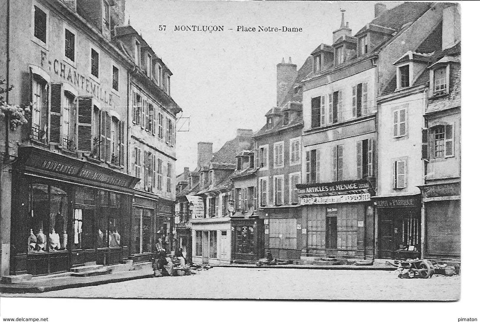 MONTLUCON - Place Notre Dame - Montlucon