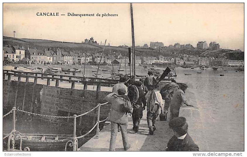 Cancale      35        Débarquement De Pêcheurs     (voir Scan) - Cancale