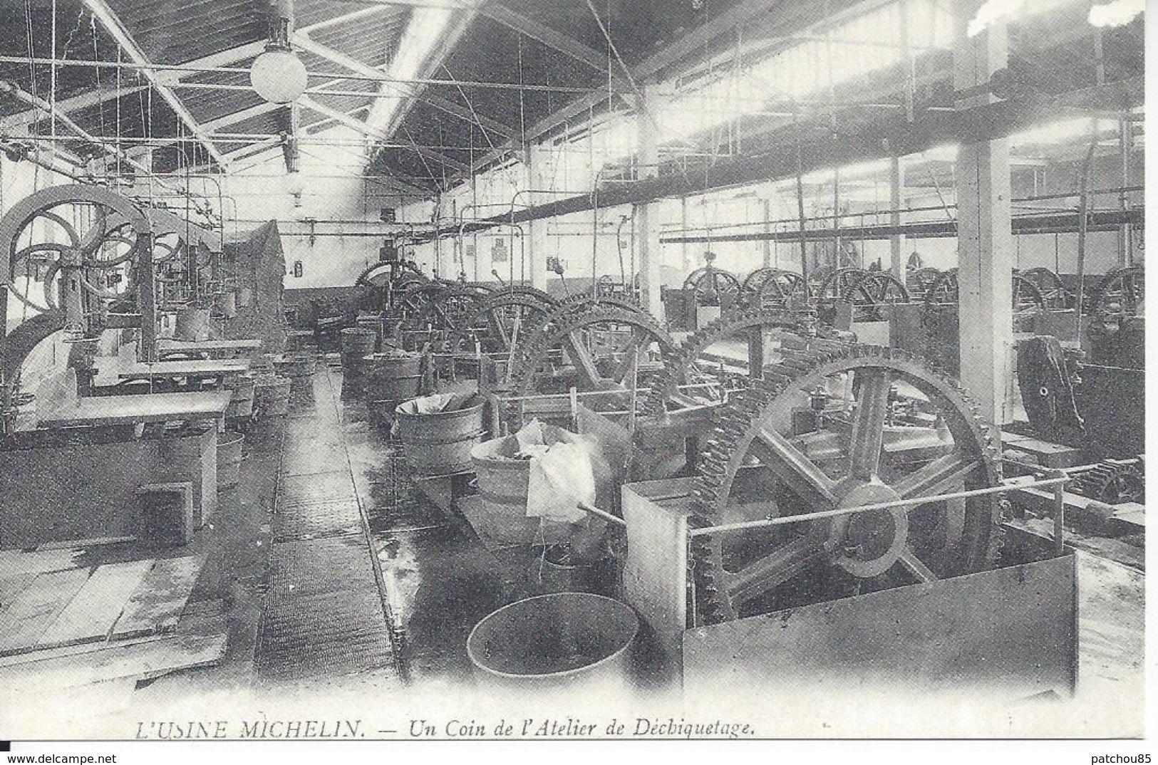 CPA  Métiers L'Usine Michelin  Un Coin De L'Atelier De Déchiquetage - Industrie