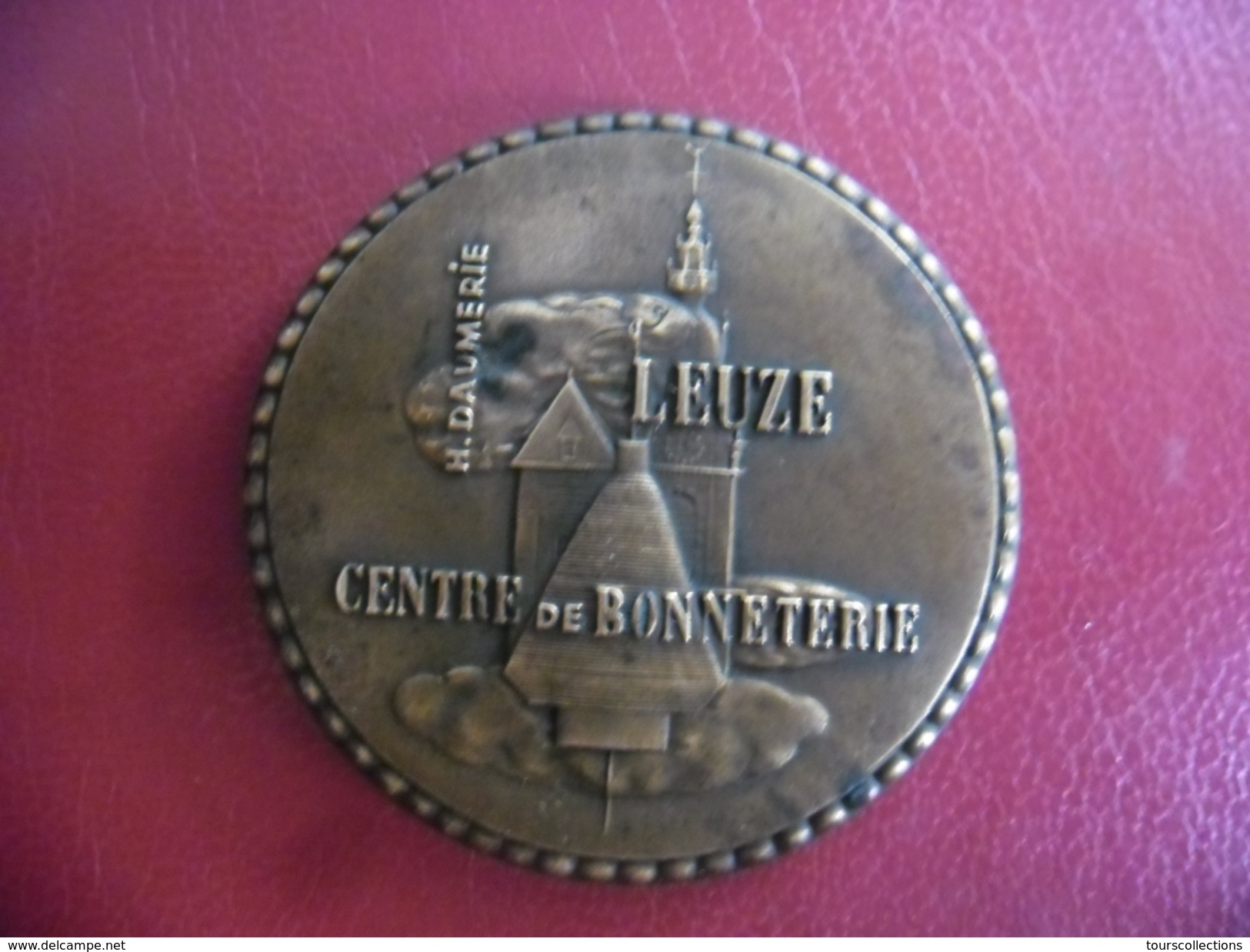 MEDAILLE De Bronze Jumelage LOUDUN - LEUZE 1962 @ 51 Mm Pour 55 Gr. H. Daumerie Centre De Bonneterie @ Lion Héraldique - Professionnels / De Société