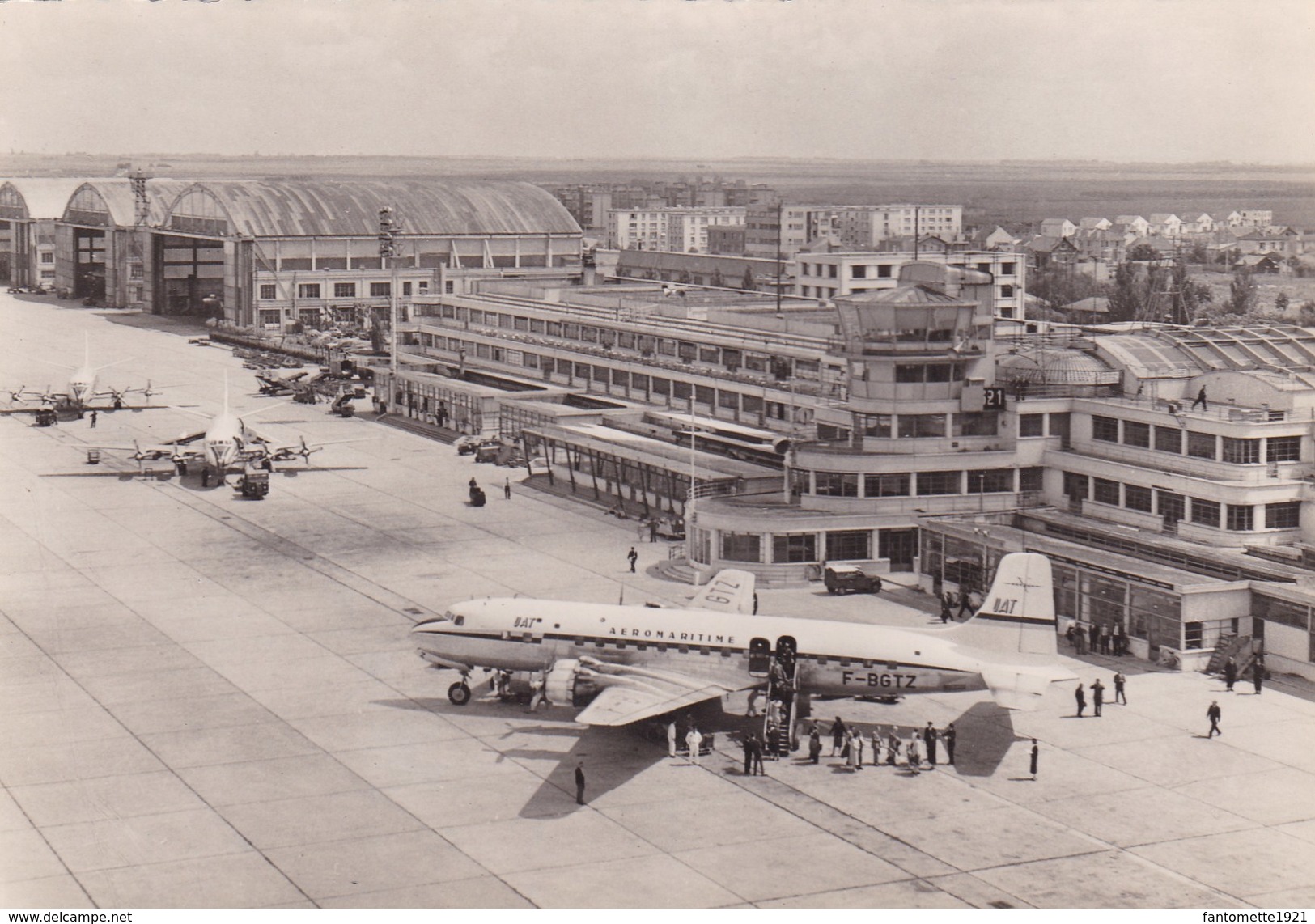 SUPER DC6 DE L'UAT A L'ARRIVEE/AEROPORT DE PARIS LE BOURGET (dil48) - 1946-....: Moderne