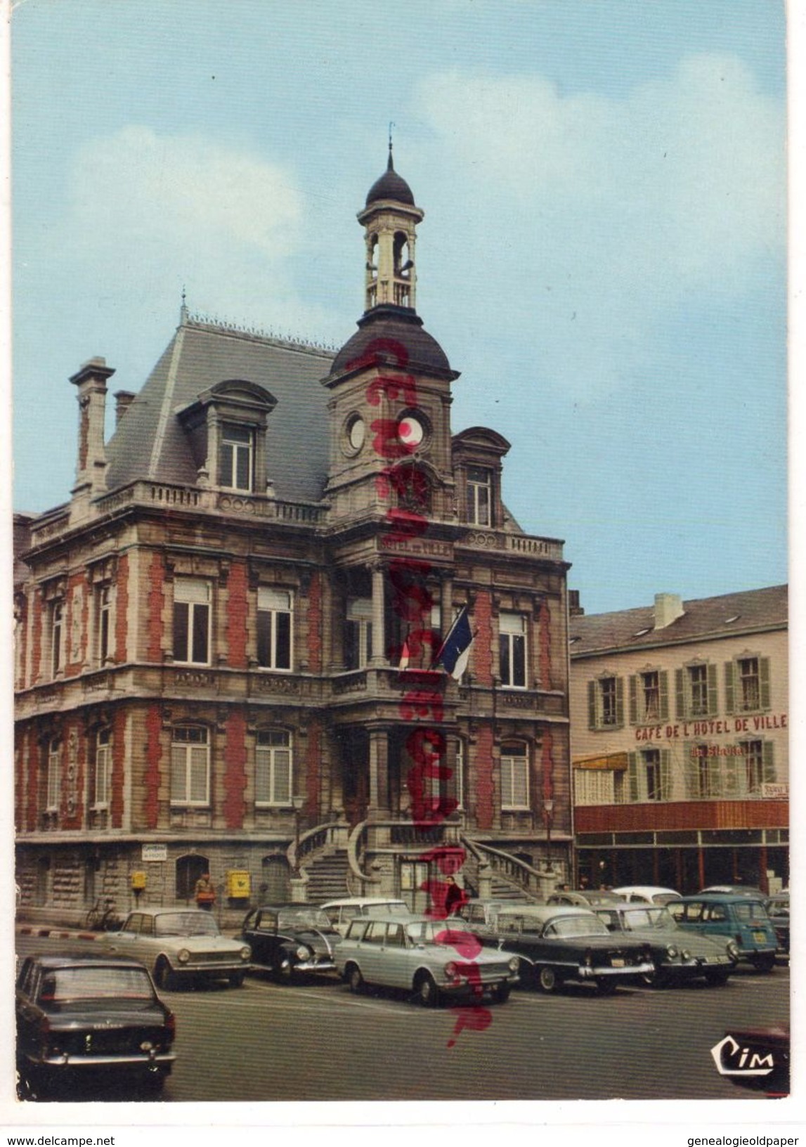 08 - GIVET - PLACE DE L' HOTEL DE VILLE - Givet