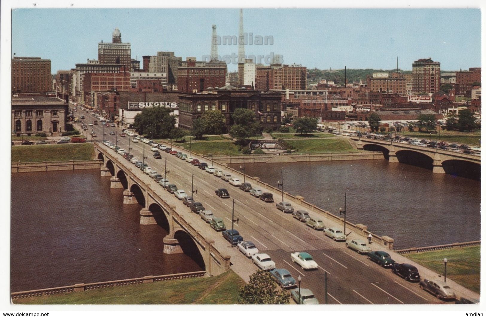Des Moins Iowa IA, Walnut St Bridge Looking West, View Of City Buildings, C1960s Vintage Old Postcard - Des Moines