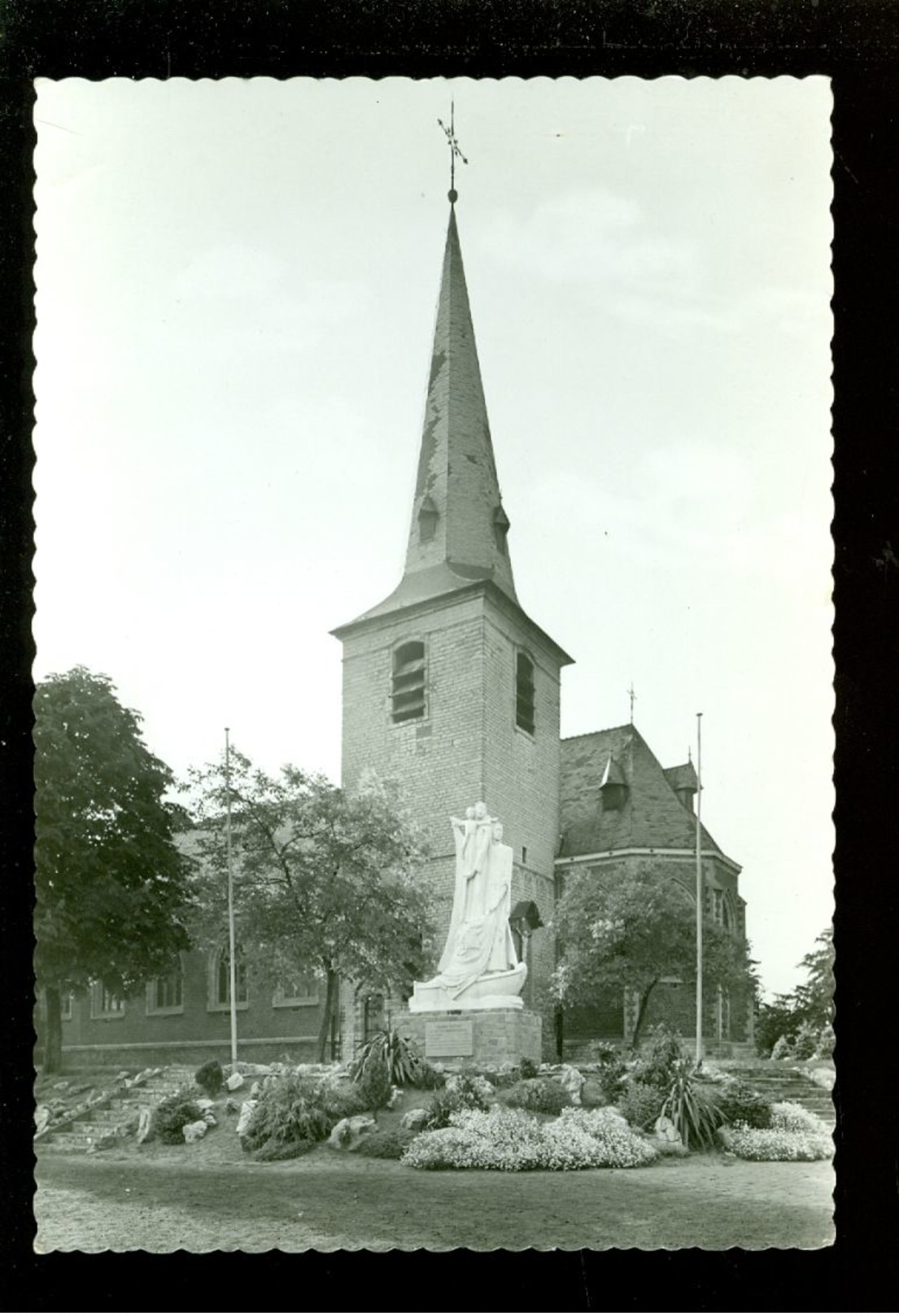 St. Amands Aan De Schelde  Standbeeld Jan Hammenecker + Kerk - Sint-Amands