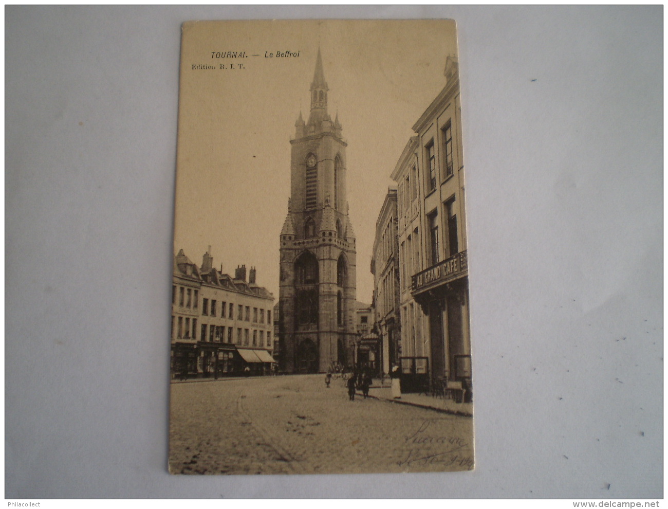 Tournai // Le Beffroi Avec Au Grand Cafe  (animee) Used 19?? Ed. R.I.T. - Tournai