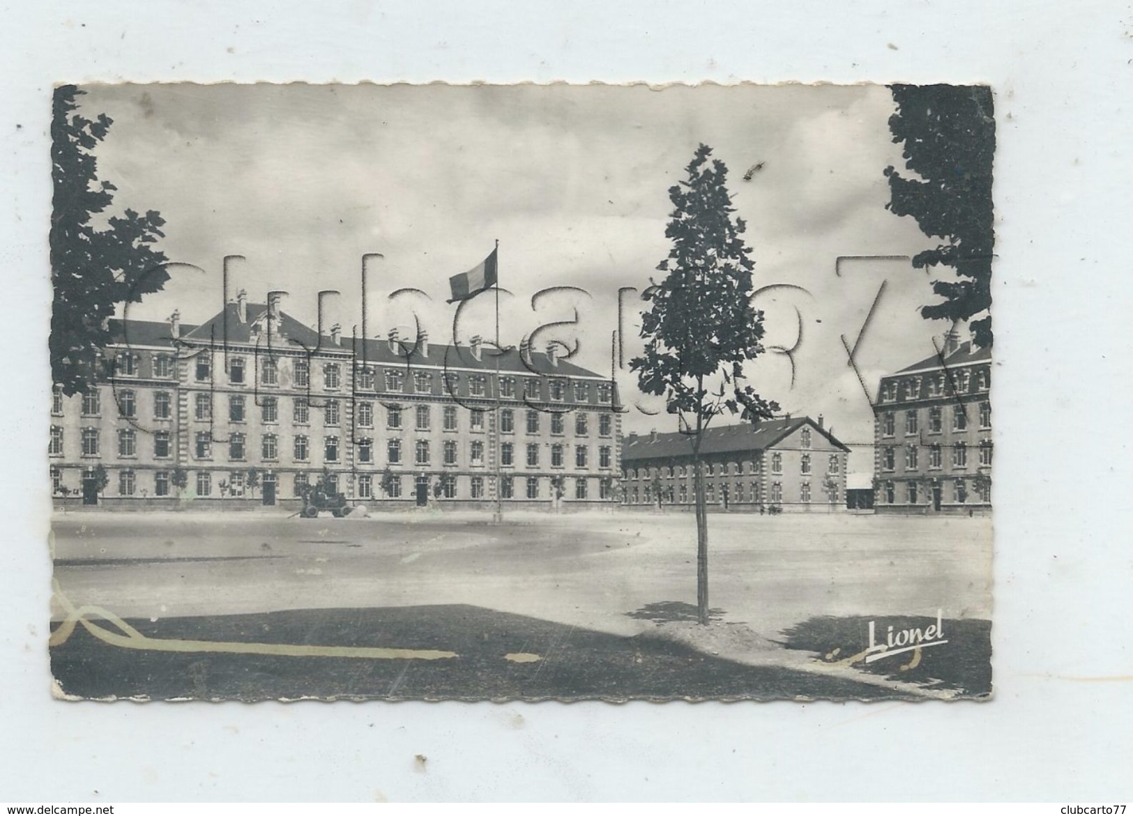 Angers (49) : La Cour De La Caserne Desjardins Centre D'instruction Du 6ème Génie En 1950 (animé) PF. - Angers