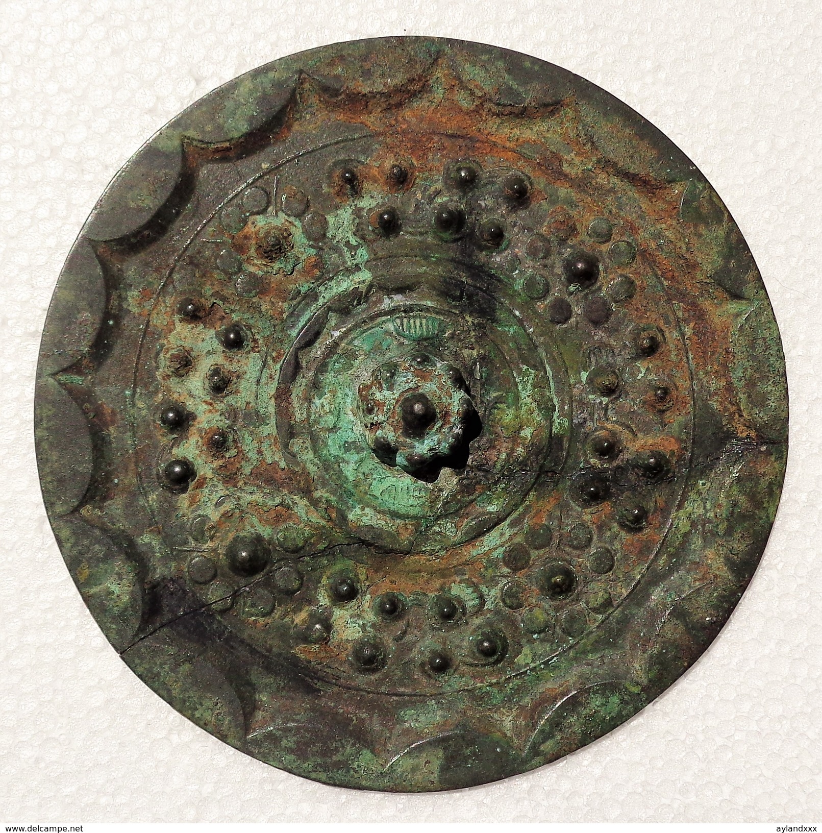 CINA (China): Fine Antique Chinese Bronze Han Dynasty Mirror - Damaged - Oriental Art