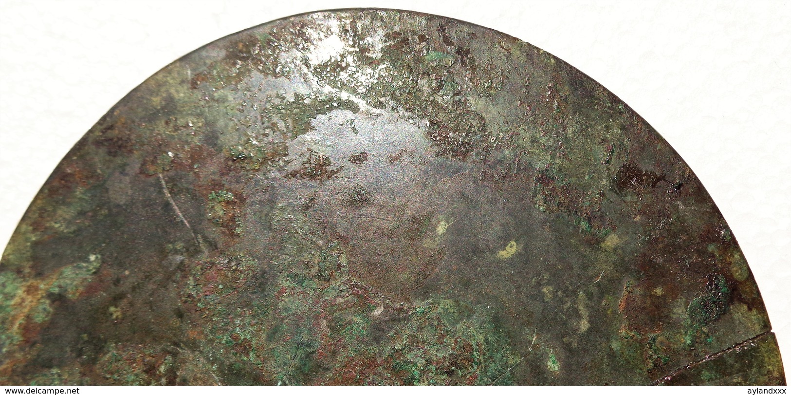 CINA (China): Fine Antique Chinese bronze Han dynasty mirror - damaged