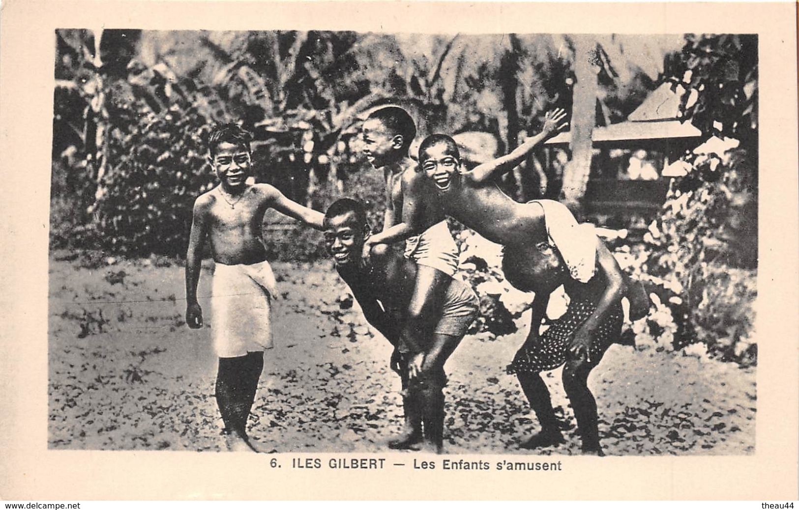 ¤¤  -  6  -  ILES GILBERT   -  Les Enfants S'amusent   -  ¤¤ - Kiribati