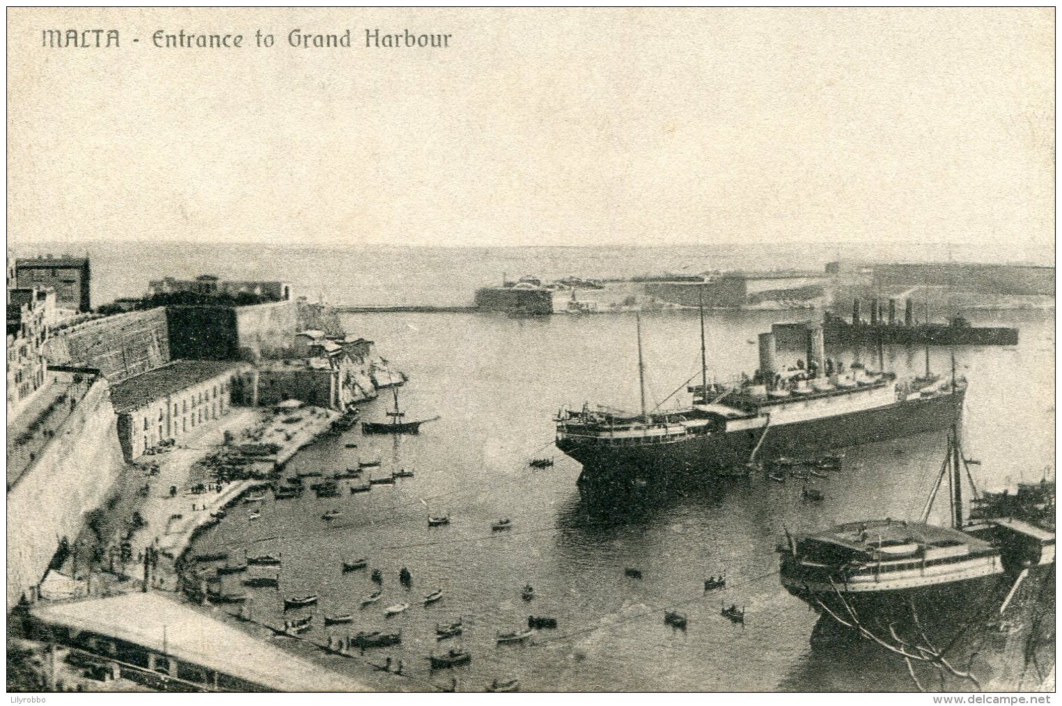 MALTA - Entrance To Grand Harbour - VG Ships Etc - Malta