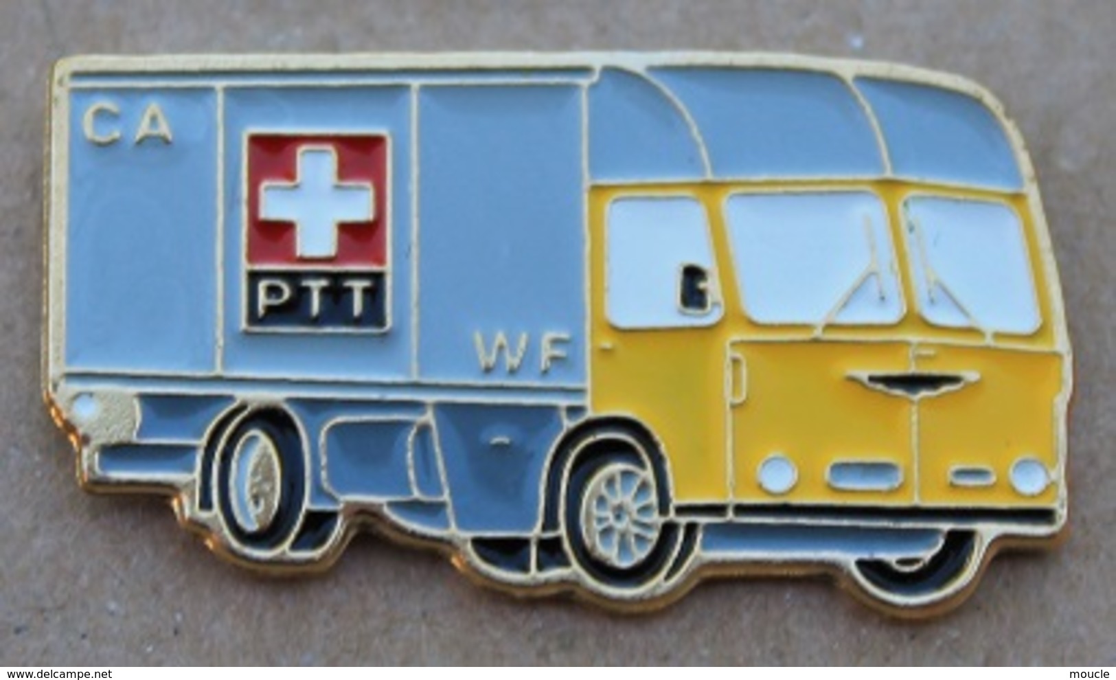 CAMION POSTAL JAUNE SUISSE - POSTE - CROIX SUISSE - PTT - CA WF - SCHWEIZ - SVIZZERA - SWITZERLAND  -    (18) - Post