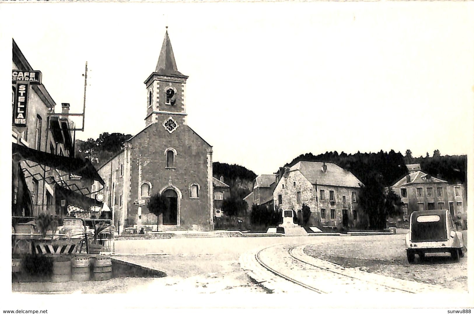 Comblain-au-Pont - La Place (café, église Et ...2CV ) - Comblain-au-Pont