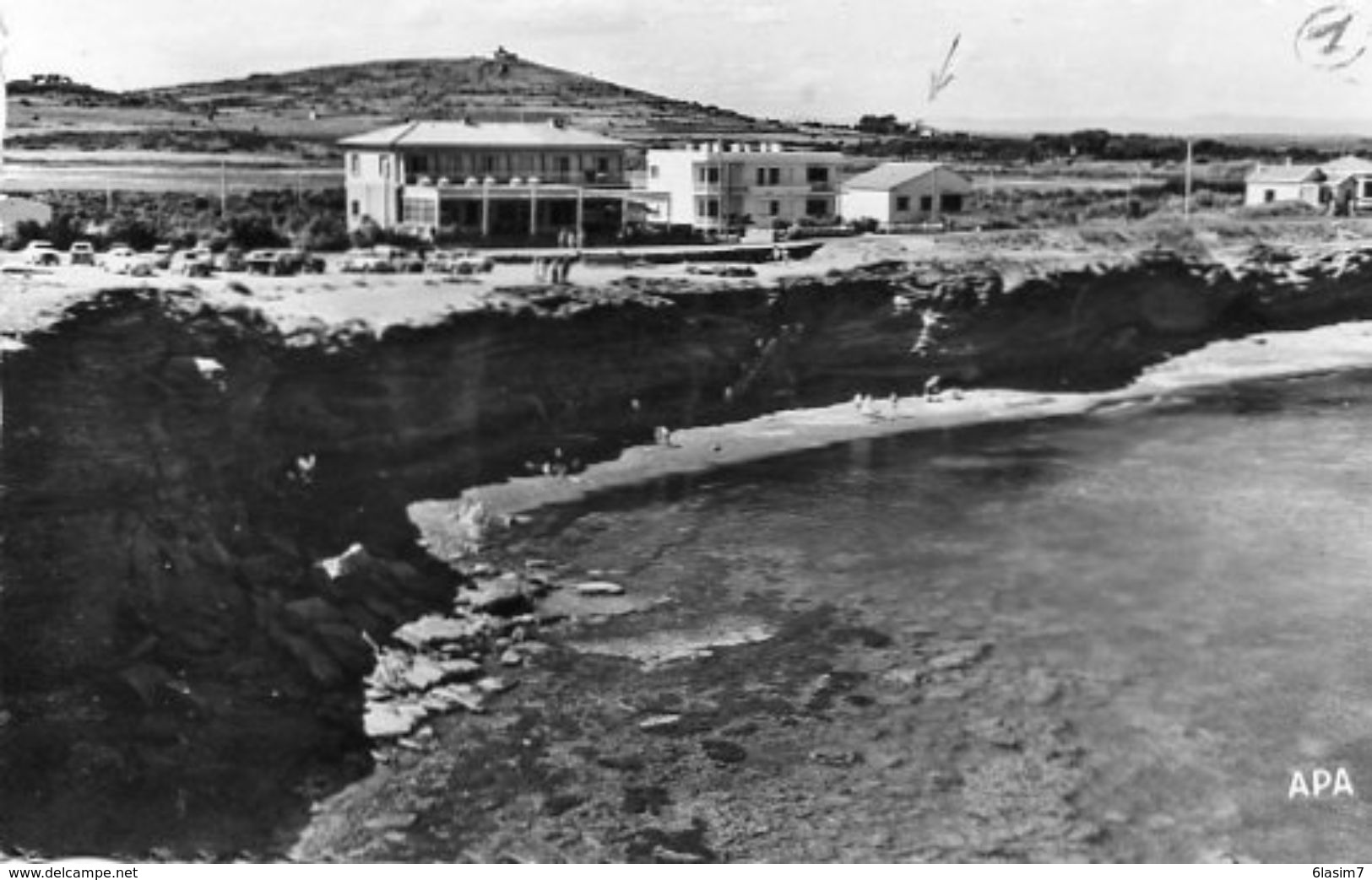 CPSM Dentellée - AGDE (34) - Aspect De La Crique Du Cap D'Agde , De L'Hôtel-Restaurant Et Des Villas Dans Les Années 50 - Agde