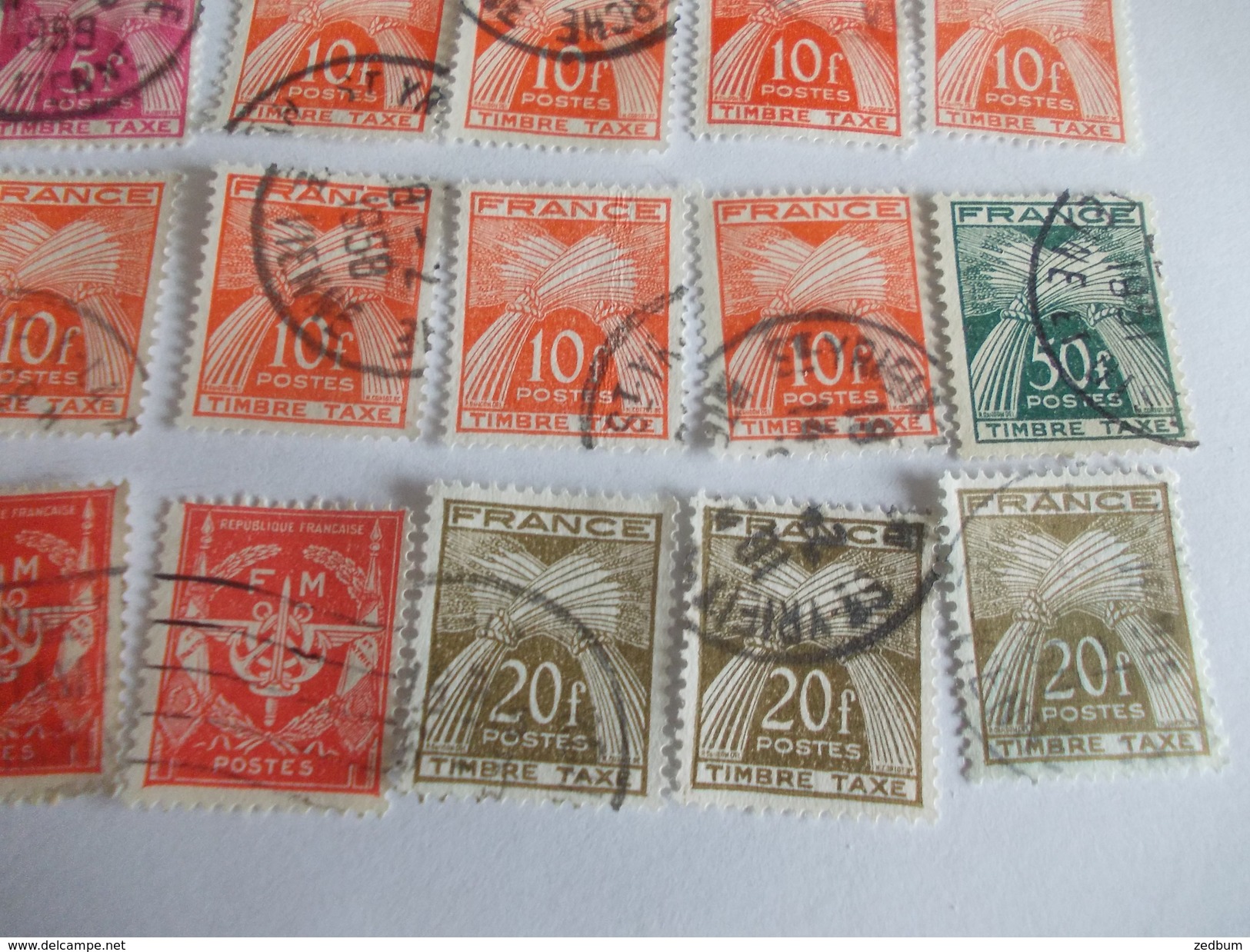 TIMBRE France Gerbes De Blé Et Emblèmes Des Forces Armées Valeur Mini 9.70 &euro; - Used Stamps