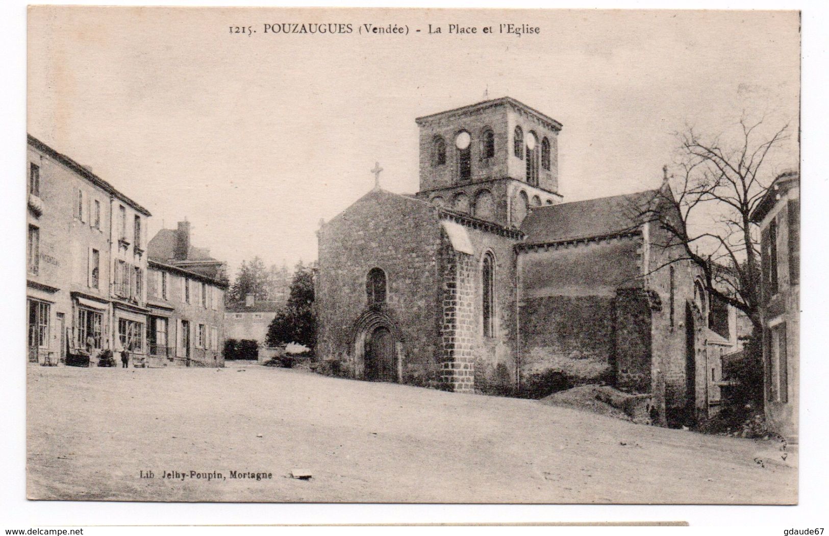 PAUZAUGUES (85) - LA PLACE DE L'EGLISE - Pouzauges