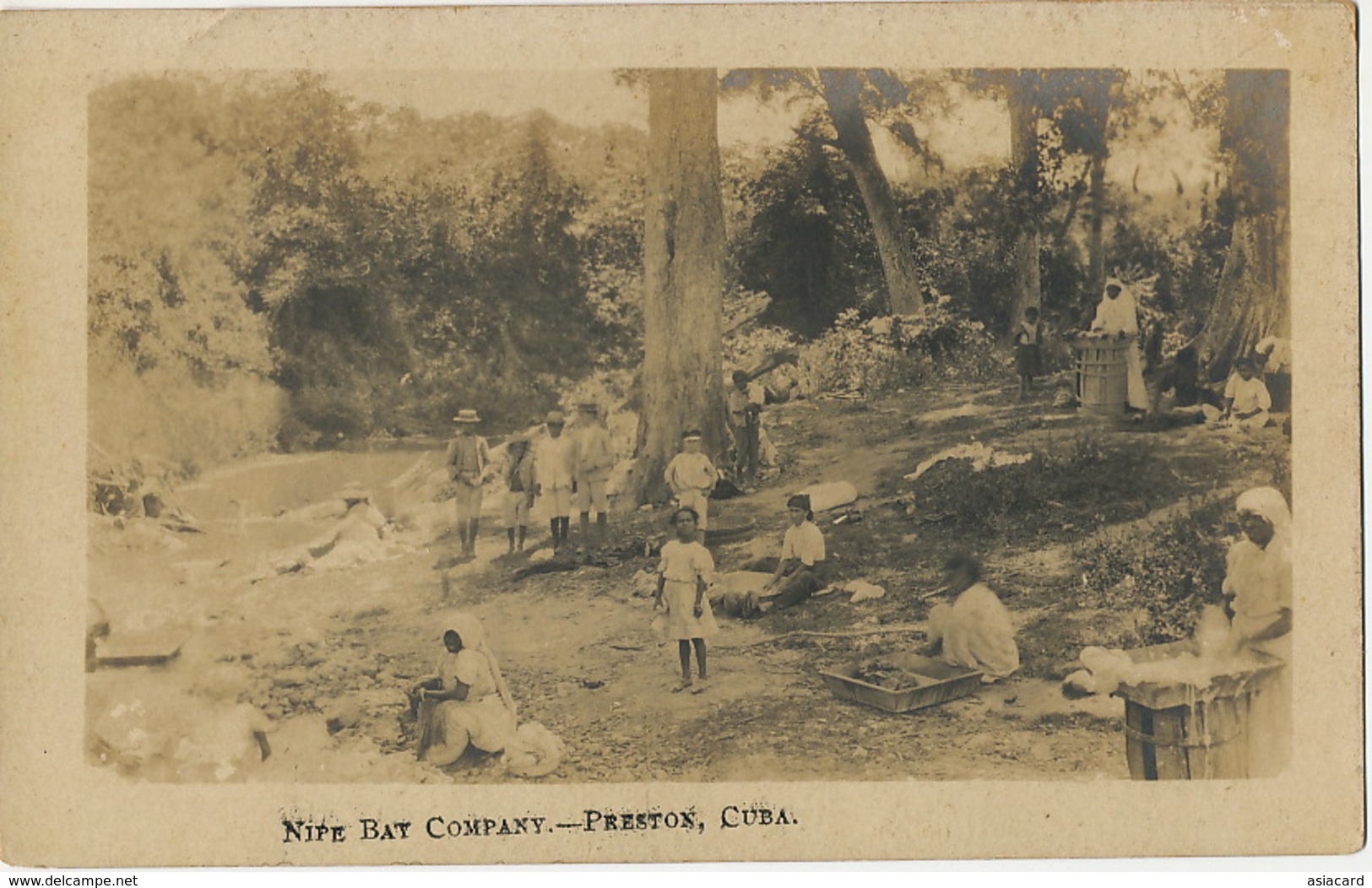 Real Photo  Preston  Nipe Bay Company United Fruit  Washing Clothes In The River - Cuba