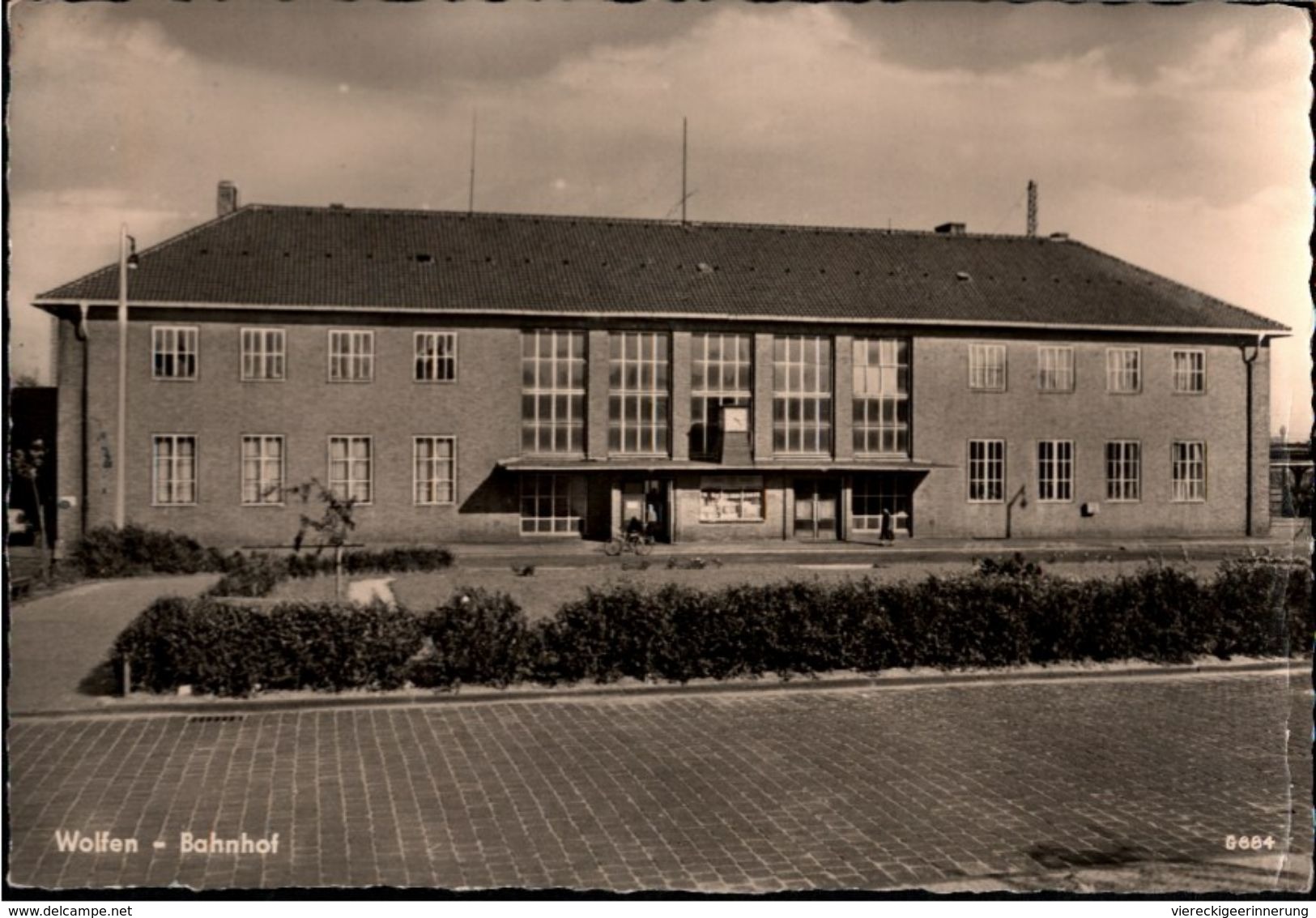 ! DDR Ansichtskarte 1964 Wolfen, Bahnhof, Gare - Gares - Sans Trains