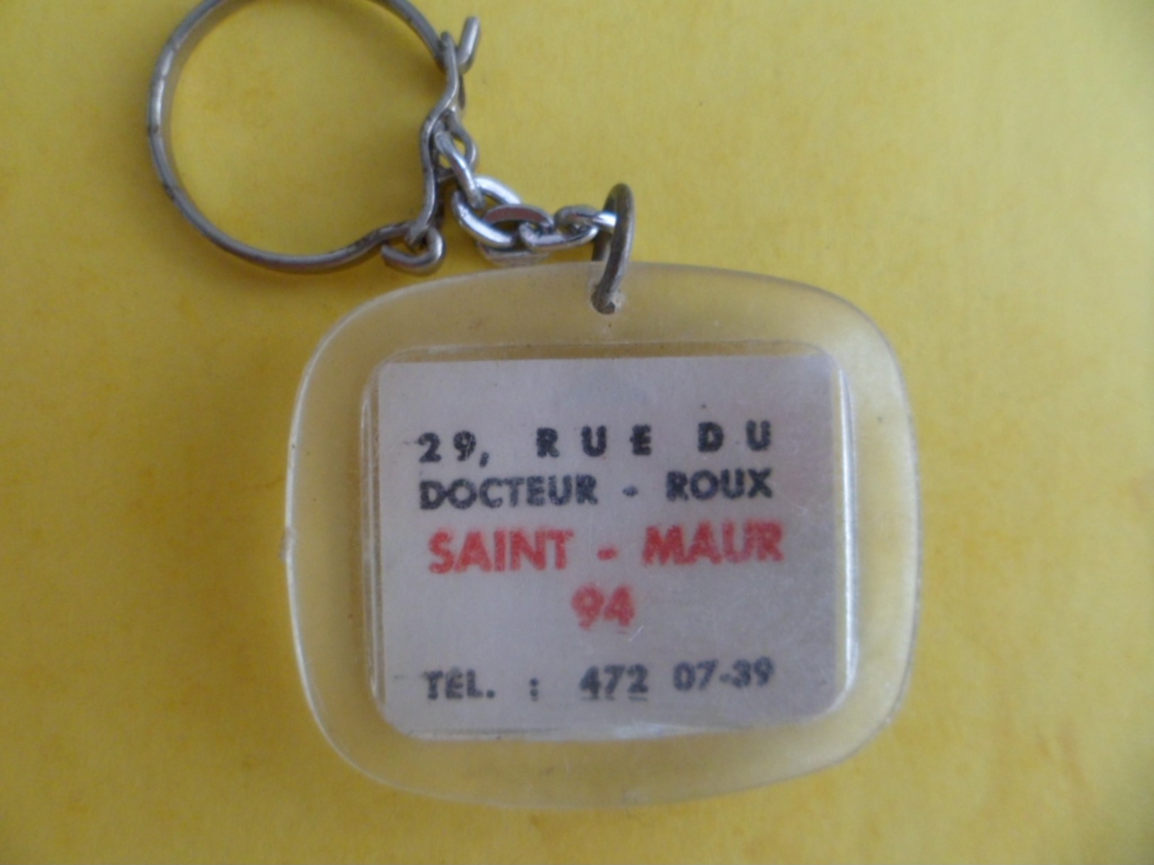 PC Porte Clef Alimentaire TRIS+1 - BLL MILANO Bubble Gum - Chewing Gum - 29 Rue Docteur ROUX 94 SAINT MAUR - Key-rings