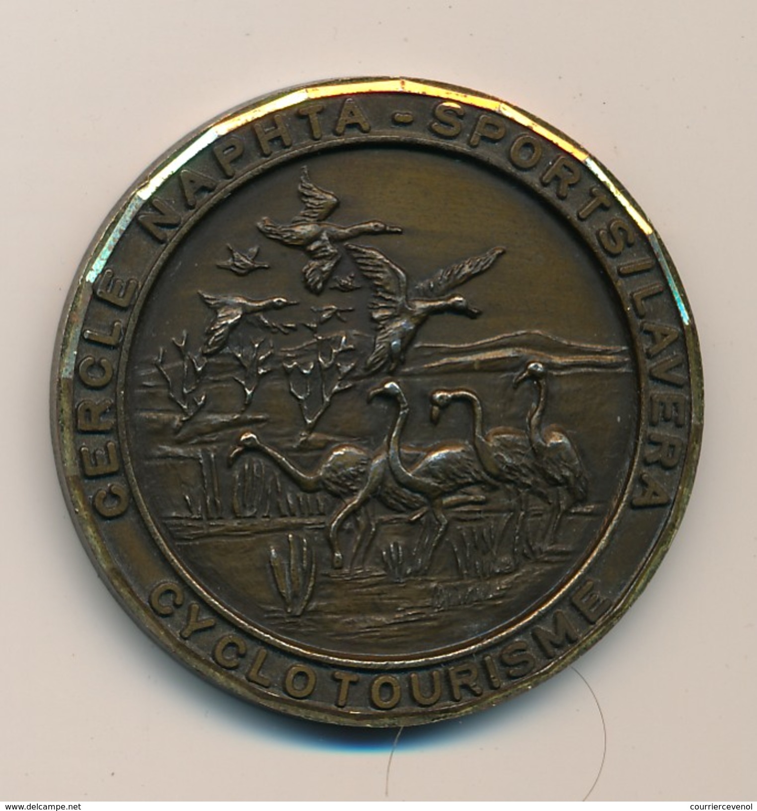 Médaille "CERCLE NAPHTA SPORTS LAVERA" - Cyclotourisme - Randonnée De La Camargue Et De La Crau - Radsport