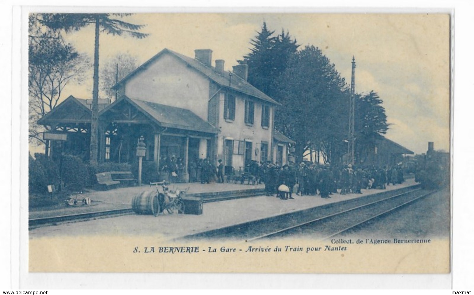 LA BERNERIE /// La Gare :::  Arrivée Du Train Pour NANTES - Autres & Non Classés