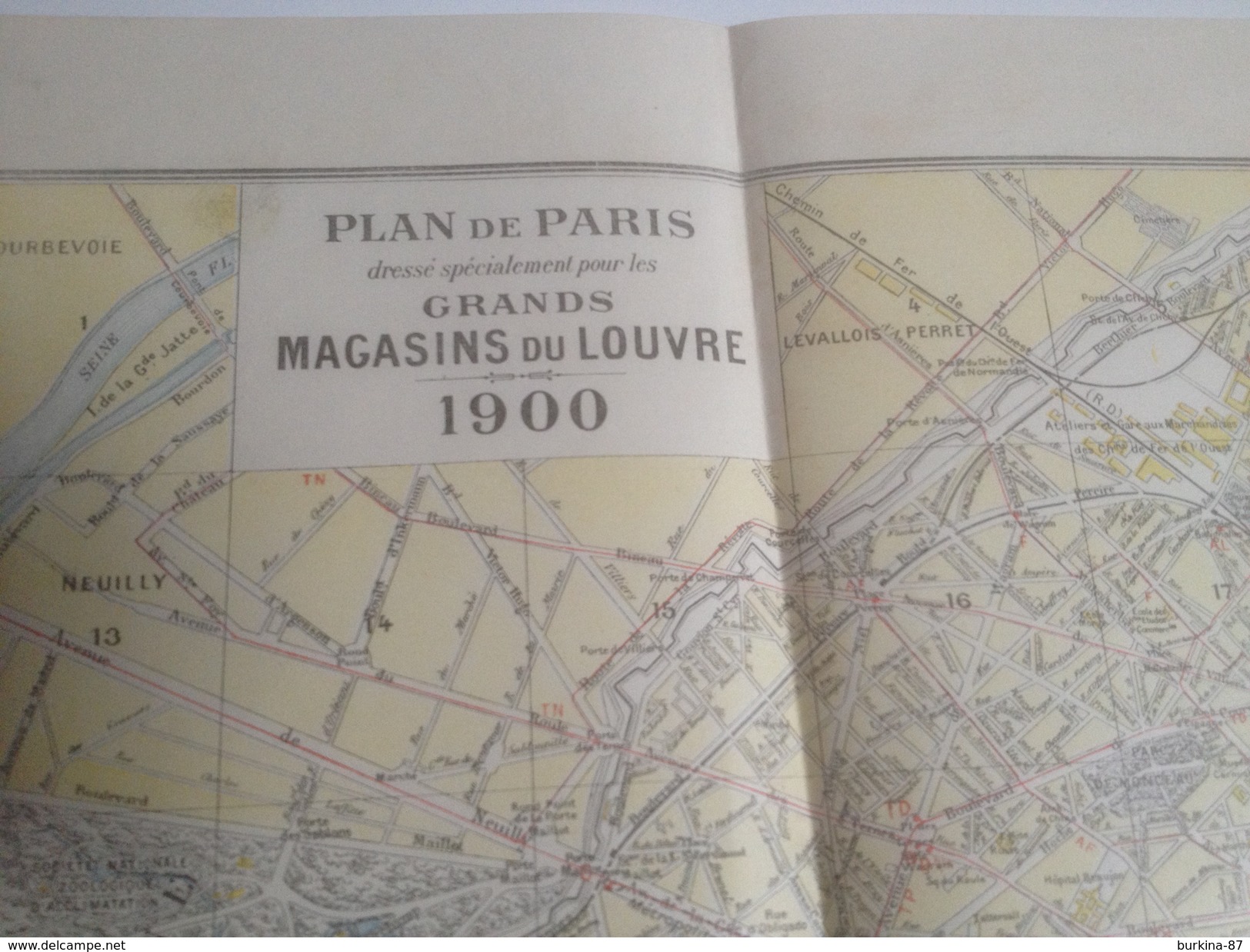 Plan De Paris , 1900, Offert Par Les Grands Magasins Du Louvre, Plan Expo Universelle - Europe