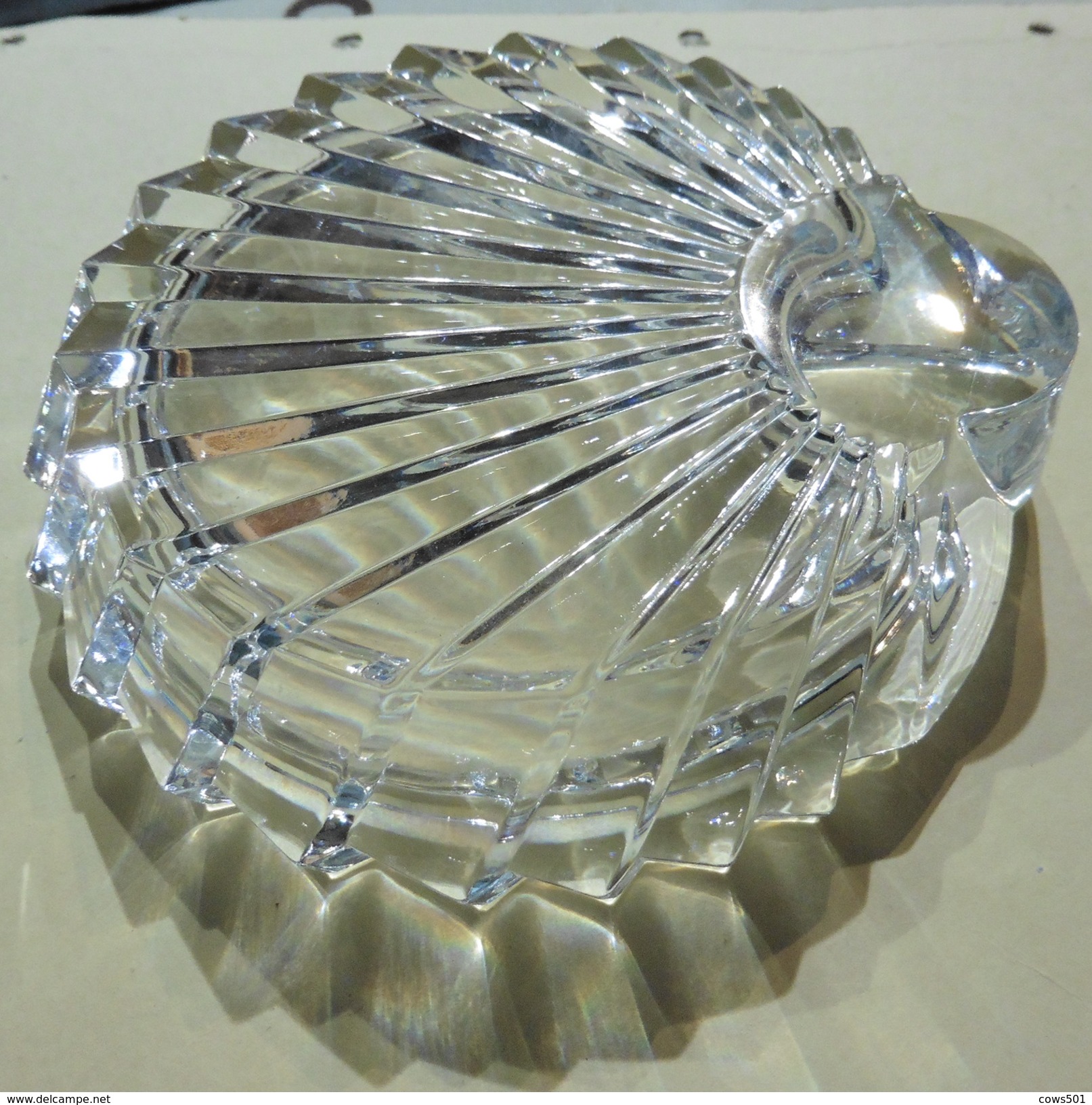 Cendrier En Cristal  Pour Collectionneurs  Format :16 Cm X 3.5 Cm - Verre